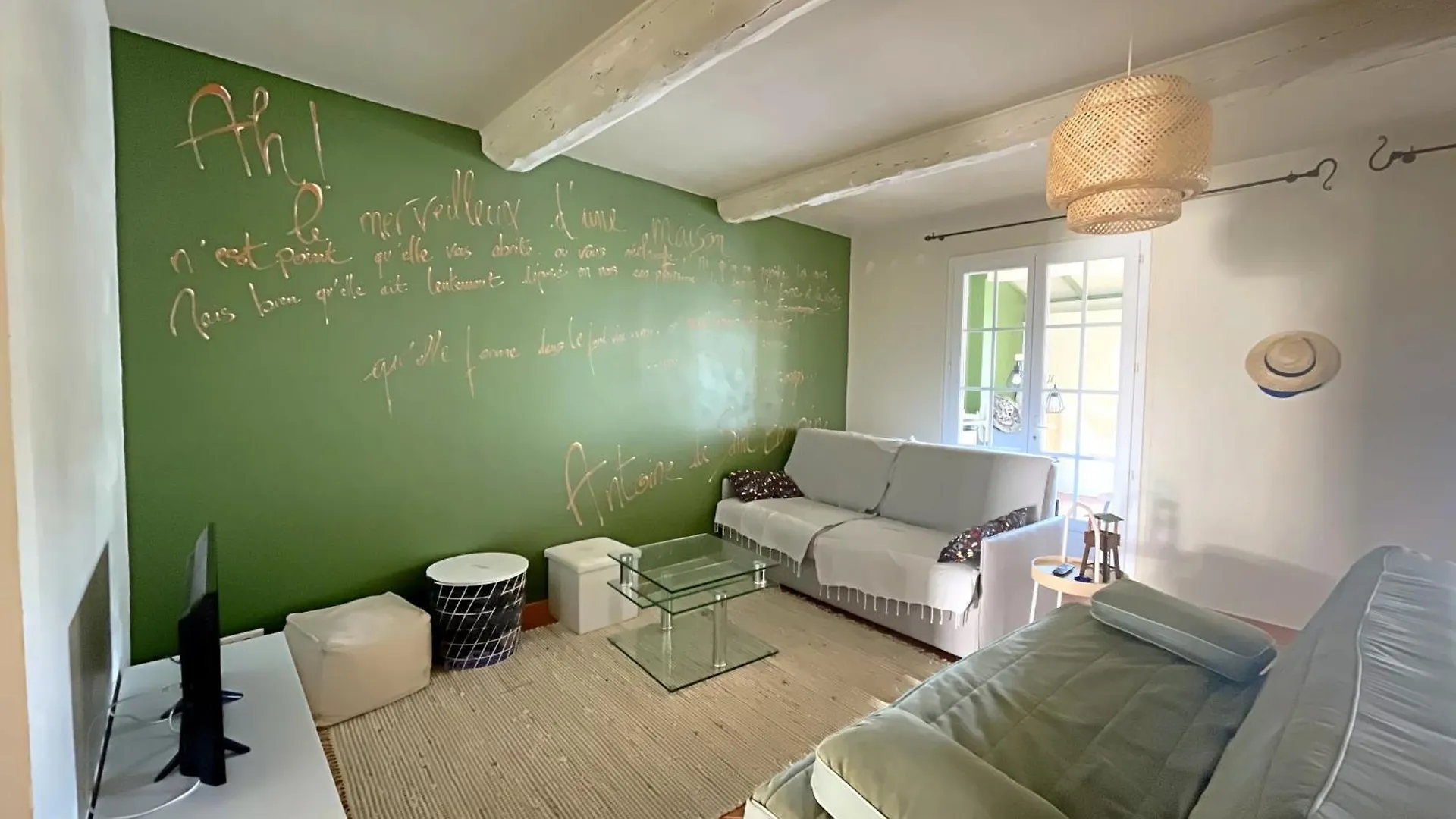 Maison 6 Personnes Avec Cheminee Aux Saintes-Maries-De-La-Mer - Fr-1-475-162 0*,  France