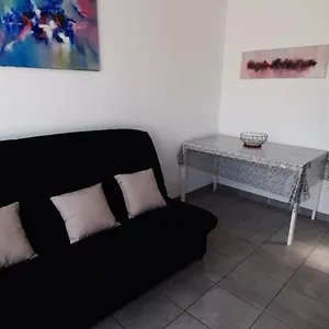 Jolie Maisonnette A Proximite De Toutes Commodites Les Saintes-Maries-de-la-Mer